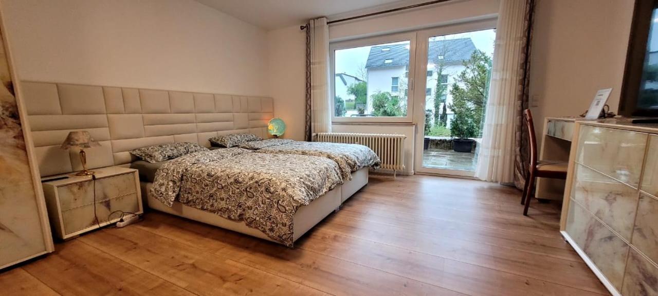Schoene Wohnung Am Georgenberg Reutlingen Exterior foto