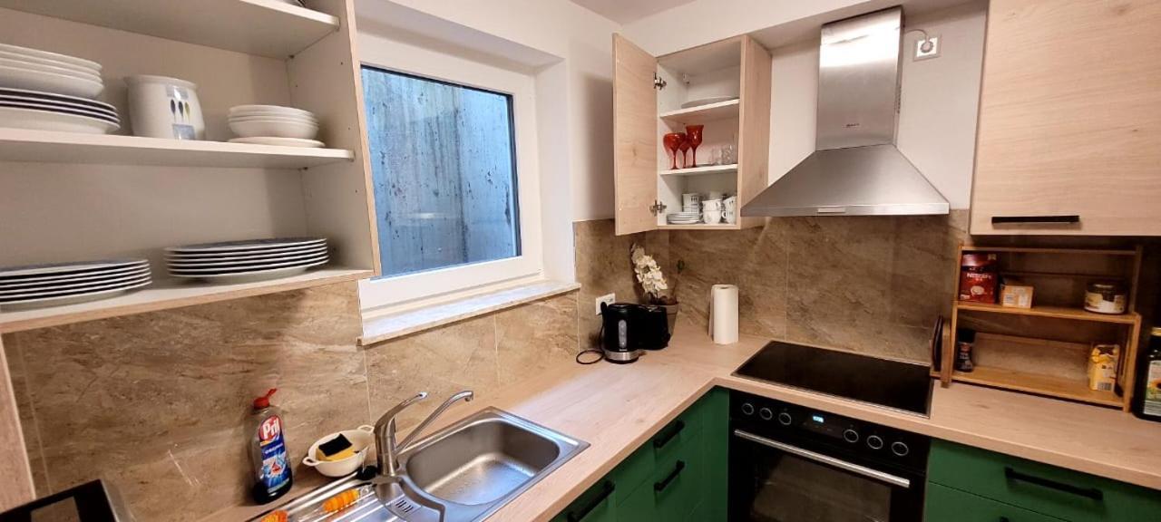 Schoene Wohnung Am Georgenberg Reutlingen Exterior foto