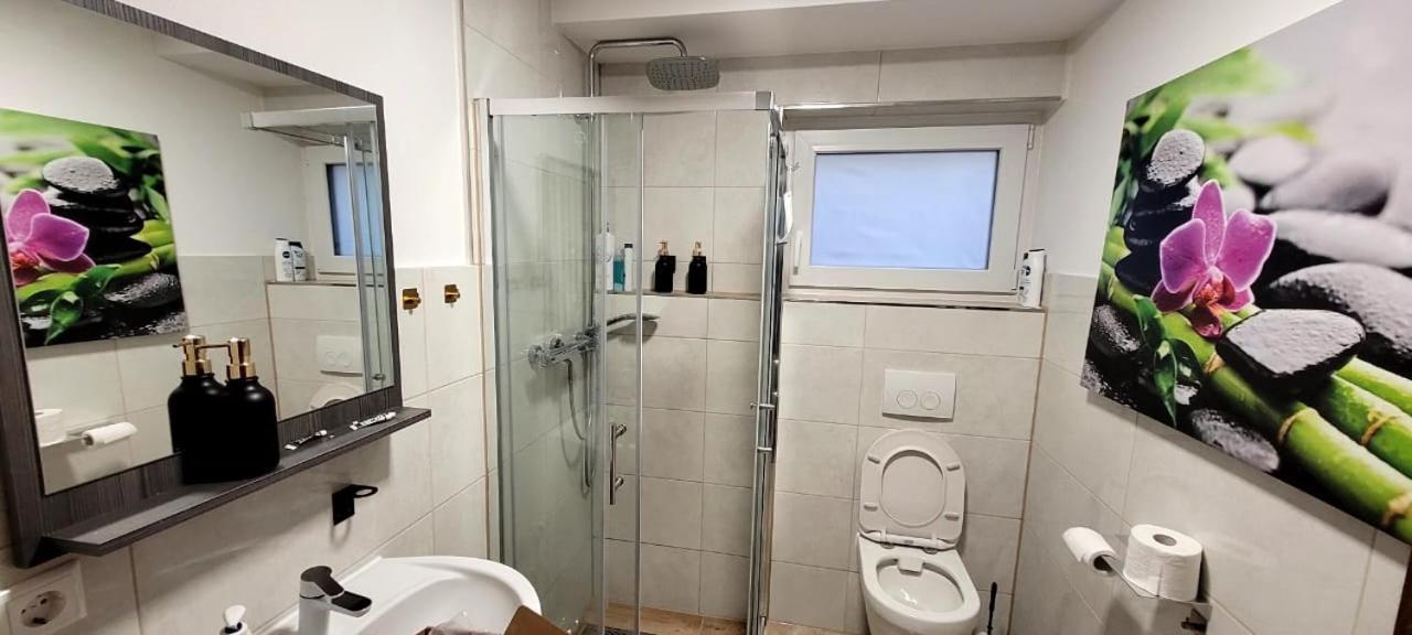 Schoene Wohnung Am Georgenberg Reutlingen Exterior foto